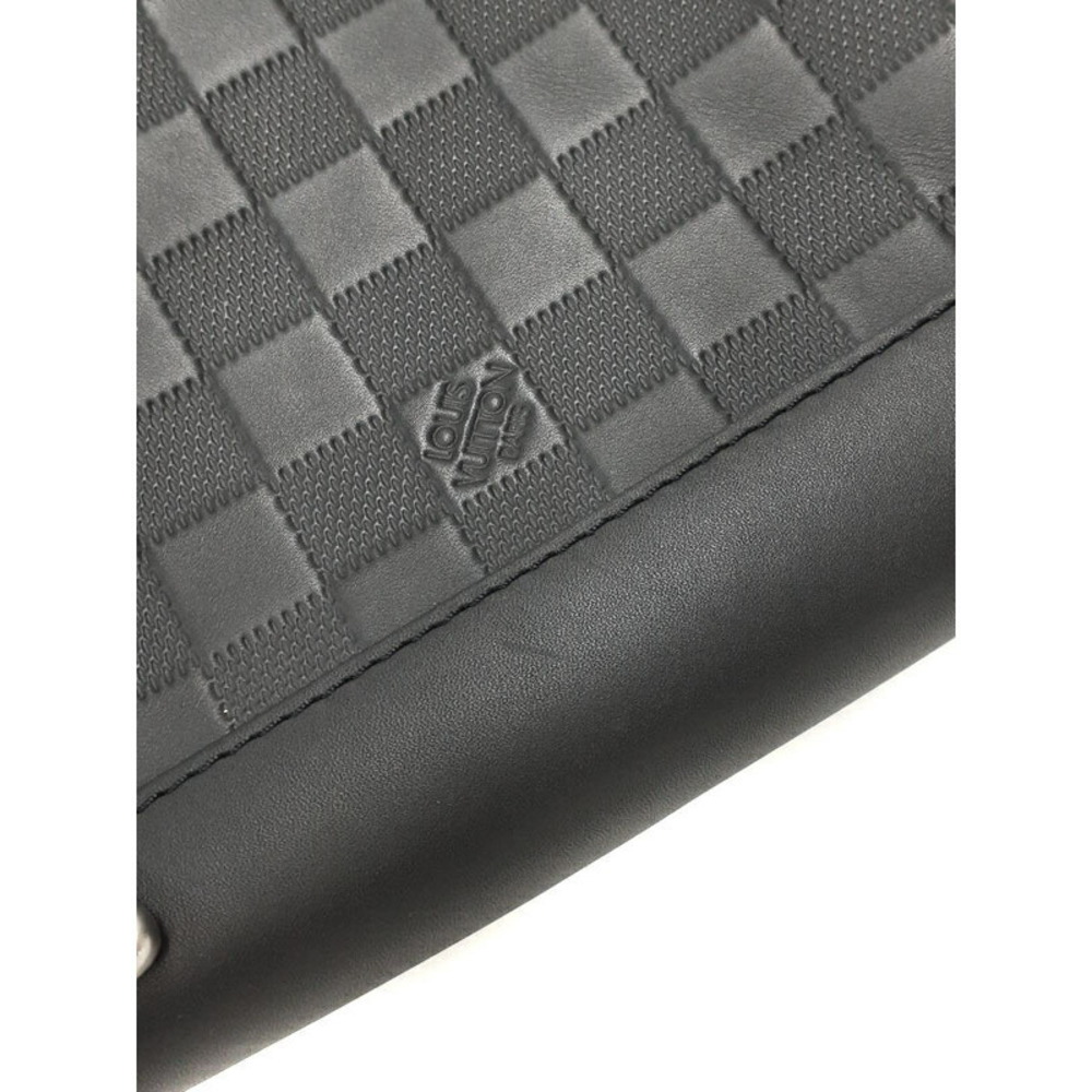 Louis Vuitton Discovery Messenger BB Infini Shoulder Bag Black - Picture 7 of 9